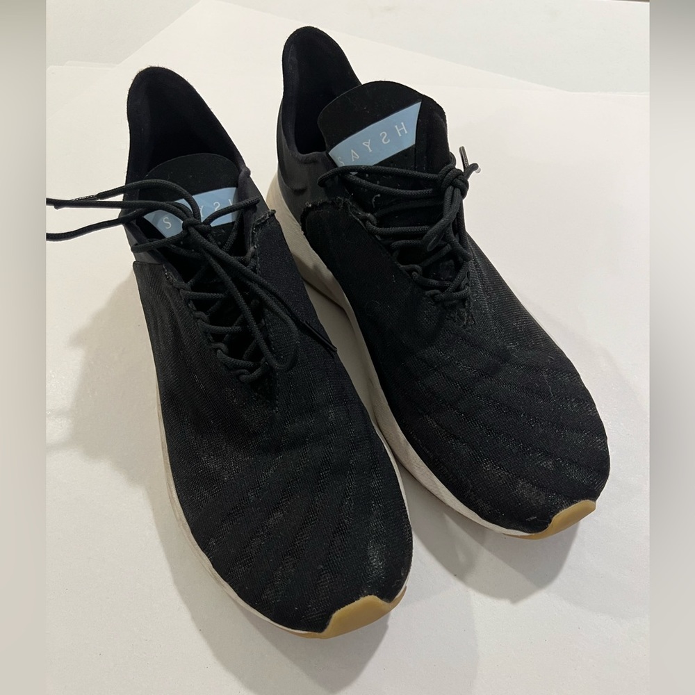 Athleta Saysh One Sneakers in black. Size 9